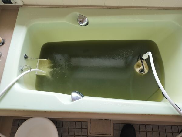 和田様風呂釜施工中